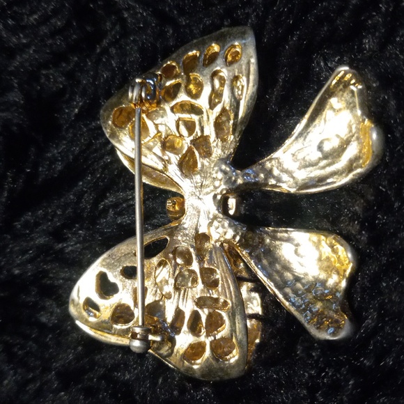 Q-20  brooche lot has 5 ribbon and bows brooches - Picture 3 of 9